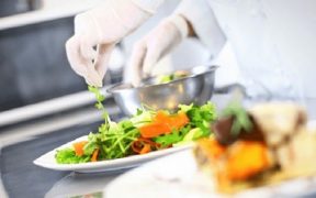 Nhà hàng tại Việt Trì cung cấp suất ăn công nghiệp